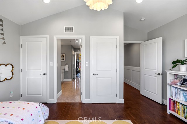 523 Juanita Avenue, Redondo Beach, California 90277, 5 Bedrooms Bedrooms, ,2 BathroomsBathrooms,Residential,Sold,Juanita,SB22083866
