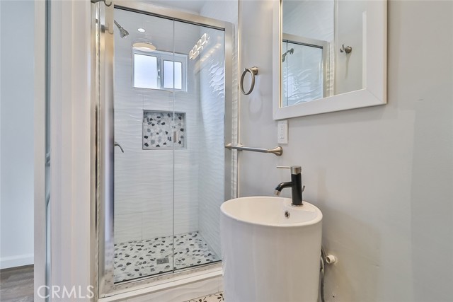 Detail Gallery Image 20 of 29 For 14434 Greenleaf, Sherman Oaks,  CA 91423 - 5 Beds | 3/2 Baths