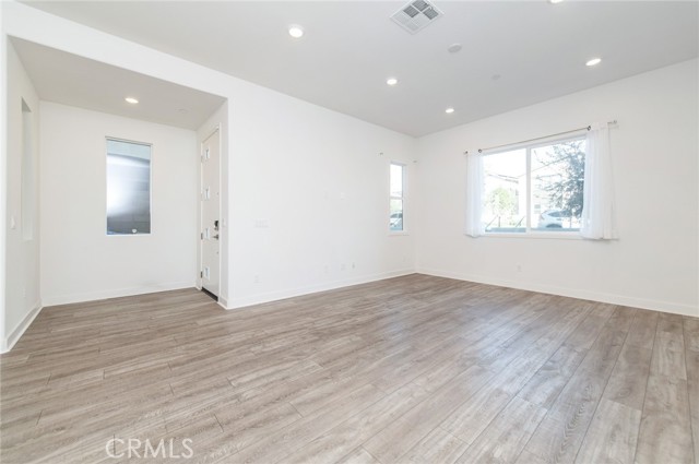 Detail Gallery Image 4 of 43 For 107 Zawn, Irvine,  CA 92618 - 3 Beds | 2/2 Baths