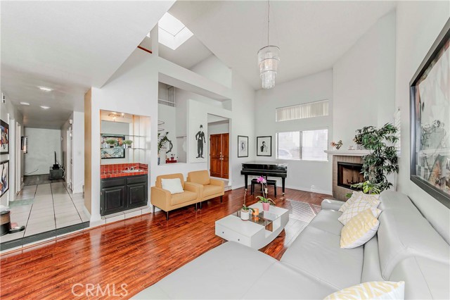 Detail Gallery Image 3 of 35 For 2032 W 231st St, Torrance,  CA 90501 - 4 Beds | 3 Baths