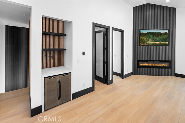 129 Winding Lane, Big Bear City CA: https://media.crmls.org/medias/28f108ec-d30b-47d4-9491-8ced2dd1ed74.jpg