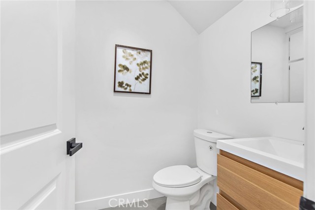 Detail Gallery Image 7 of 24 For 8034 1/2 Harrison St, Paramount,  CA 90723 - 2 Beds | 2/1 Baths