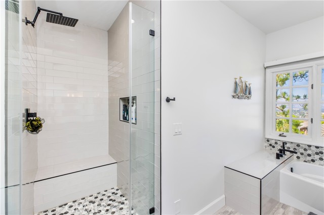 6032 County Oak Road, Woodland Hills CA: https://media.crmls.org/medias/28f14c7f-15a2-42d0-b5b0-c14303676ed4.jpg