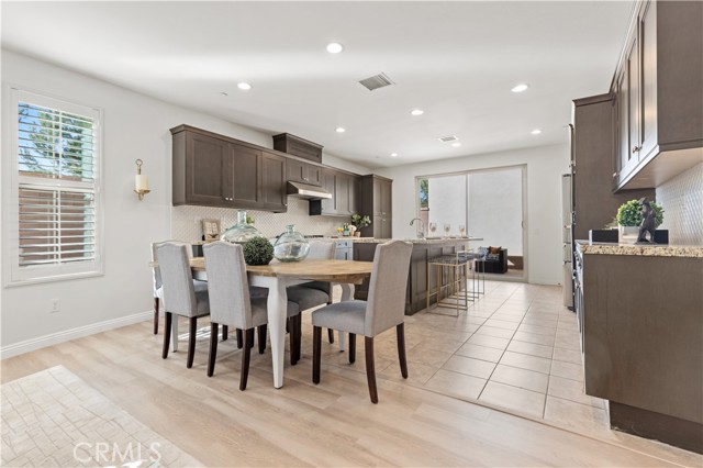115 Hollow Tree, Irvine CA: https://media.crmls.org/medias/28f1d395-3b6b-4105-b4bd-fbb713e47049.jpg
