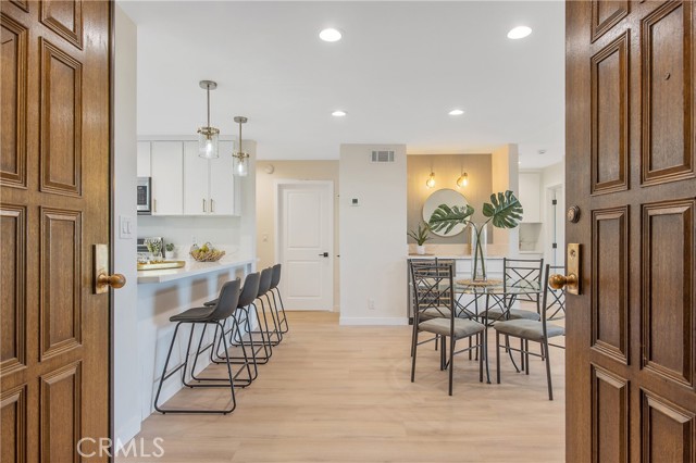 Detail Gallery Image 4 of 51 For 4600 via Dolce #206,  Marina Del Rey,  CA 90292 - 2 Beds | 2 Baths