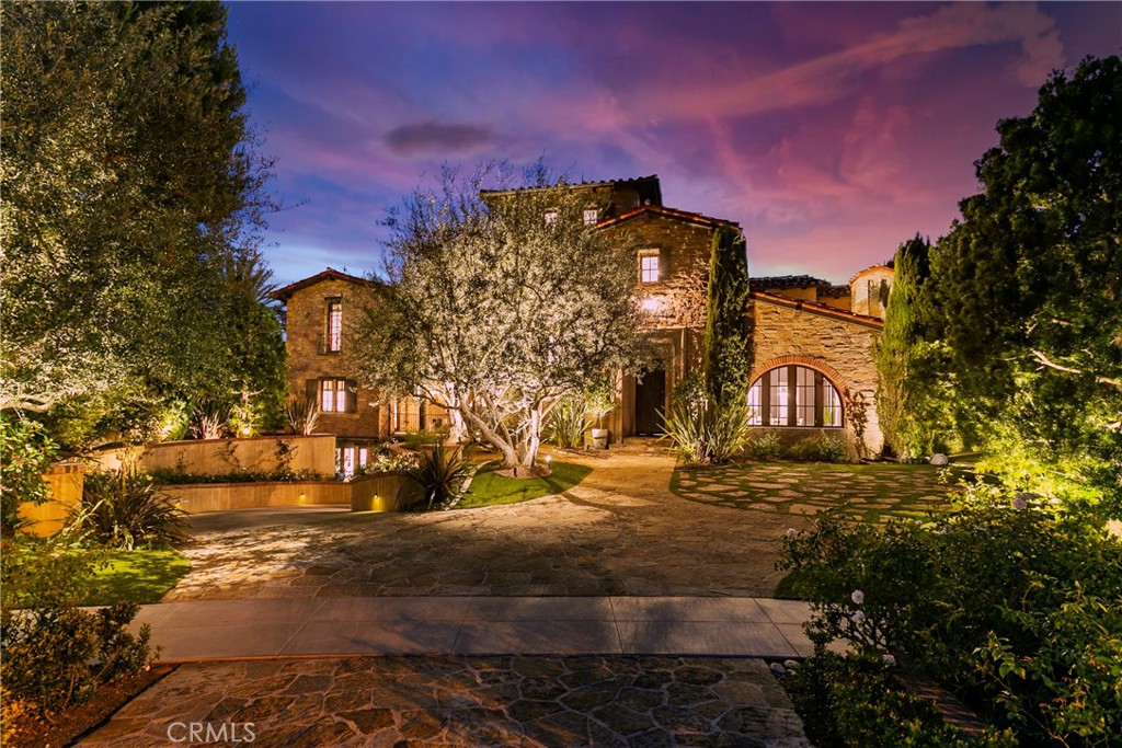 4 Thomas Road