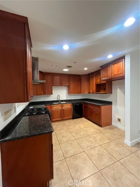 127 W H Street, Ontario CA: https://media.crmls.org/medias/28f2f580-fd15-4cc1-9db1-690d26aa9173.jpg