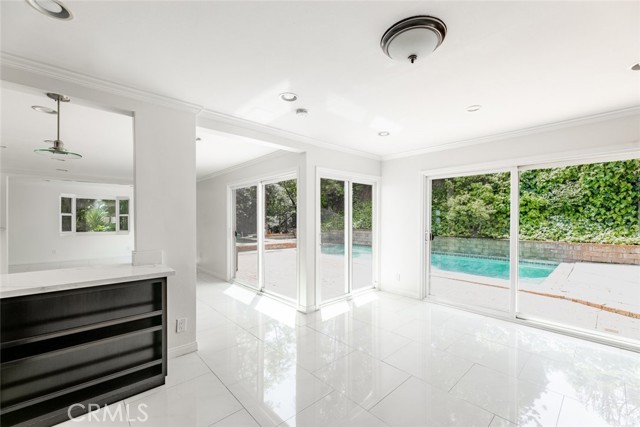 Detail Gallery Image 23 of 41 For 24526 Calvert St, Woodland Hills,  CA 91367 - 3 Beds | 3 Baths