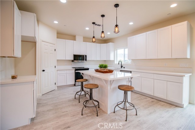 Detail Gallery Image 13 of 42 For 21104 Brentwood Dr, Tehachapi,  CA 93561 - 3 Beds | 2 Baths