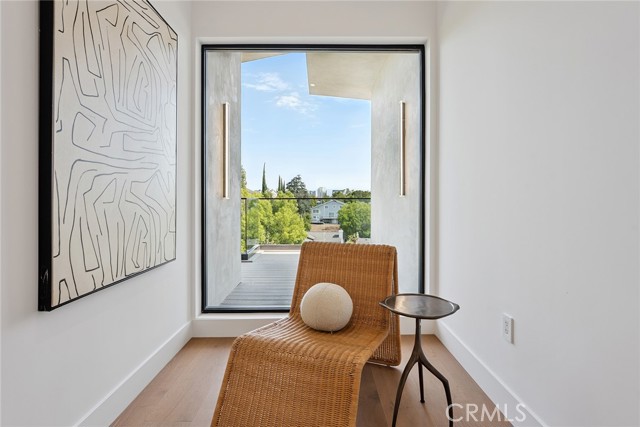 Detail Gallery Image 32 of 65 For 22268 Avenue San Luis, Woodland Hills,  CA 91364 - 5 Beds | 5/1 Baths