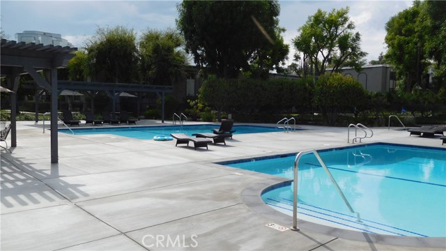 Detail Gallery Image 44 of 45 For 22030 Calvert St #3,  Woodland Hills,  CA 91367 - 2 Beds | 1 Baths