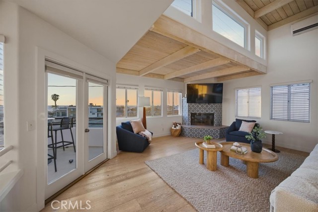 608 Palm Drive, Hermosa Beach, California 90254, 2 Bedrooms Bedrooms, ,2 BathroomsBathrooms,Residential,For Sale,Palm,SB26088243