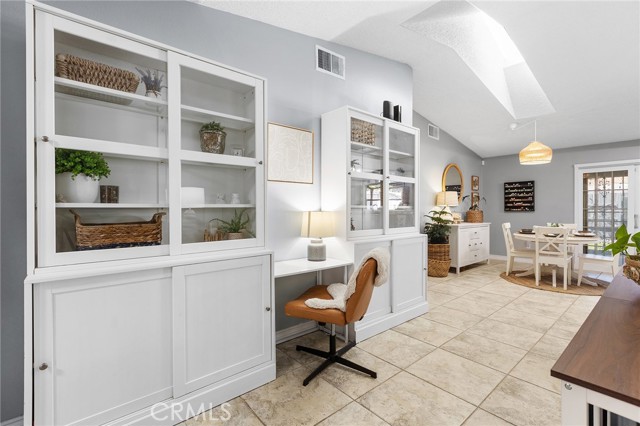 Detail Gallery Image 10 of 39 For 12659 Meadbury Dr, Moreno Valley,  CA 92553 - 4 Beds | 2 Baths