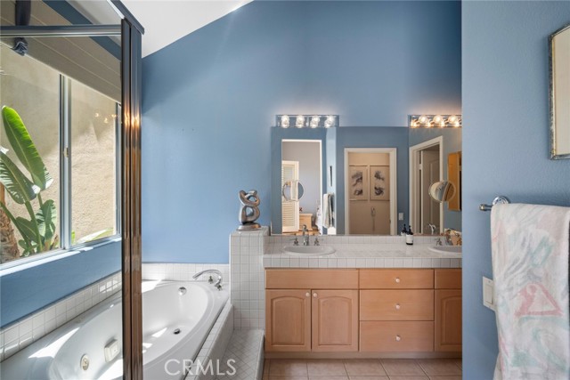 48 Siena, Laguna Niguel CA: https://media.crmls.org/medias/28f663a6-7d00-4727-94b5-fed5f731896e.jpg