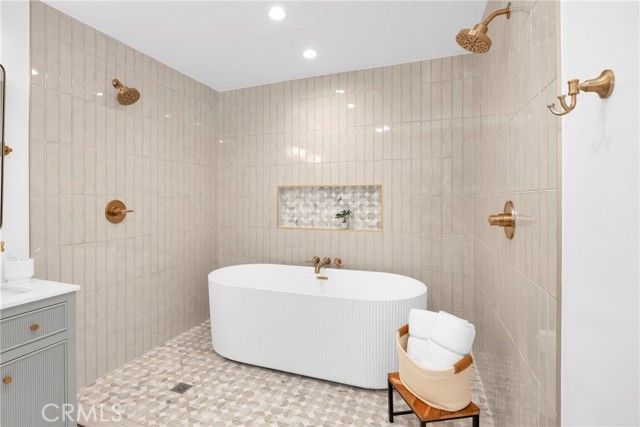 3306 San Anseline Avenue, Long Beach CA: https://media.crmls.org/medias/28f6a837-78fd-4f7b-bda5-07eea8e6618b.jpg