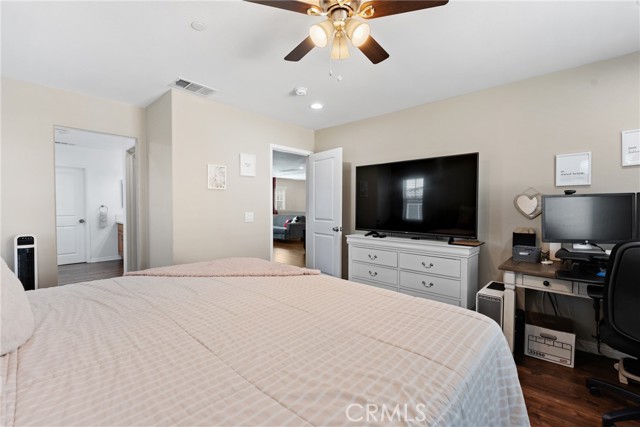 691 Lourdes Lane, Rialto CA: https://media.crmls.org/medias/28f73a8a-559f-4745-9198-c1f782d8816f.jpg
