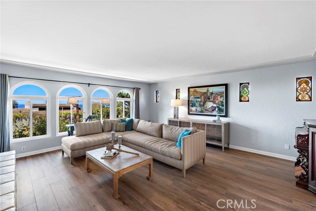 Detail Gallery Image 13 of 46 For 604 Avenida Acapulco, San Clemente,  CA 92672 - 5 Beds | 3/1 Baths