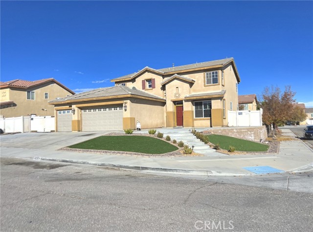 Detail Gallery Image 2 of 21 For 12324 Fabrica St, Victorville,  CA 92392 - 5 Beds | 3 Baths