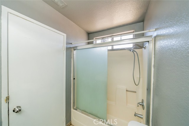 Detail Gallery Image 20 of 41 For 11327 Oakwood Dr, Fontana,  CA 92337 - 3 Beds | 2/1 Baths