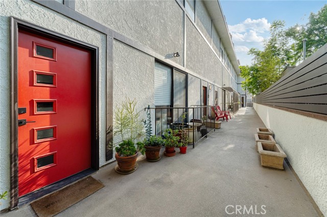 Detail Gallery Image 2 of 26 For 807 N Sycamore Ave #6,  Los Angeles,  CA 90038 - 3 Beds | 3 Baths