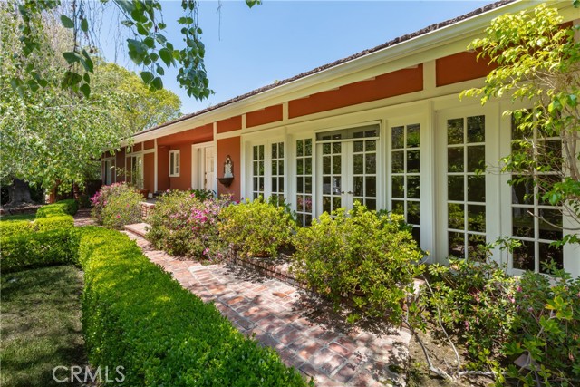 4310 Bonavita Drive photo 4