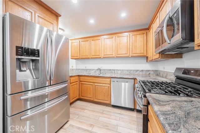 Detail Gallery Image 13 of 38 For 7137 Shoup Avenue #39,  West Hills,  CA 91307 - 3 Beds | 2/1 Baths