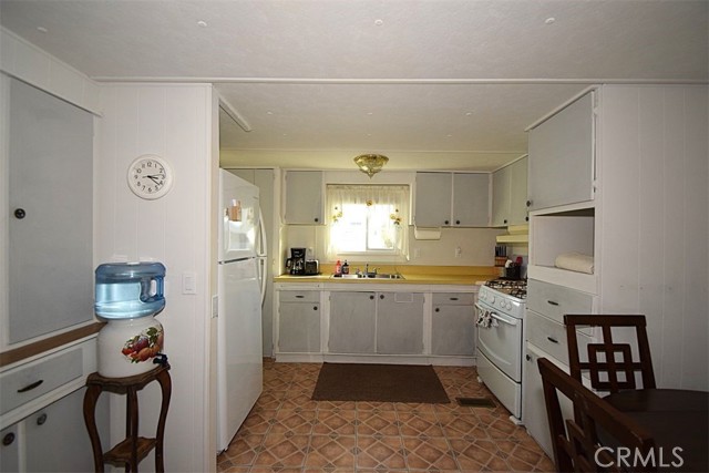 56254 29 Palms Highway, Yucca Valley CA: https://media.crmls.org/medias/28f96595-fef8-43a0-98dc-a19aed33fb20.jpg