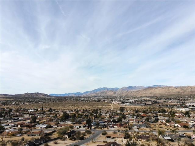 Detail Gallery Image 8 of 16 For 7035 Lennox Ave, Yucca Valley,  CA 92284 - – Beds | – Baths