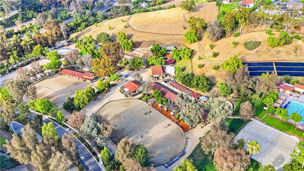 https://media.crmls.org/medias/28fb2a9b-ae6b-44ac-9489-1591717e6bd1.jpg?preset=X-Large