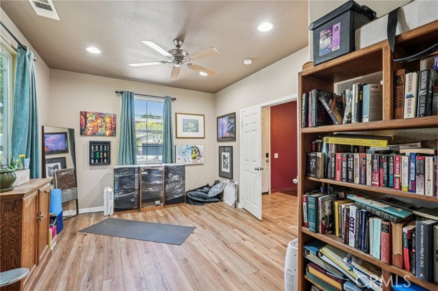 Detail Gallery Image 17 of 55 For 31923 Pepper Tree St, Winchester,  CA 92596 - 5 Beds | 3/1 Baths