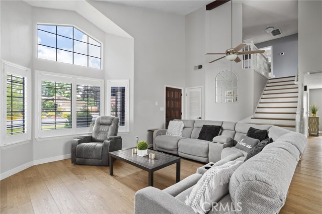7209 Copper Creek Way, Bakersfield CA: https://media.crmls.org/medias/28fb51ff-fbf2-4e20-bae8-55a7059b5fde.jpg