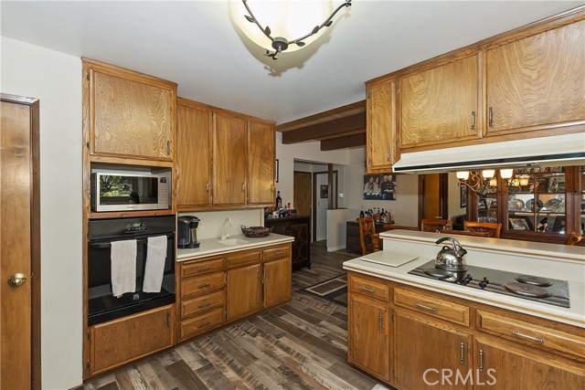 Detail Gallery Image 12 of 57 For 1249 Yellowstone Dr, Lake Arrowhead,  CA 92352 - 5 Beds | 3/2 Baths