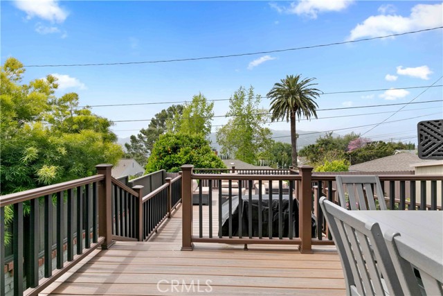 3348 Burritt Way, La Crescenta CA: https://media.crmls.org/medias/28fb9fe0-dc7a-4701-9d2a-5e3204195e50.jpg