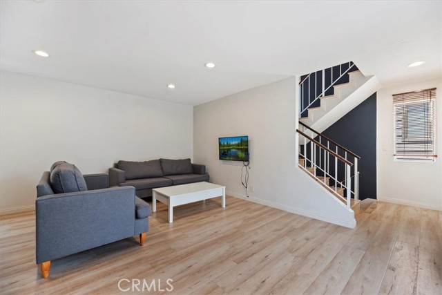 Detail Gallery Image 2 of 22 For 340 E Washington Bld #3,  Pasadena,  CA 91104 - 2 Beds | 2 Baths