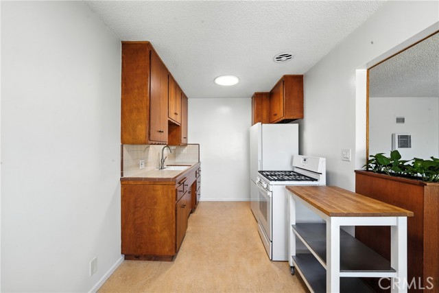 Detail Gallery Image 14 of 45 For 2135 E Florida St #7,  Long Beach,  CA 90814 - 1 Beds | 1 Baths