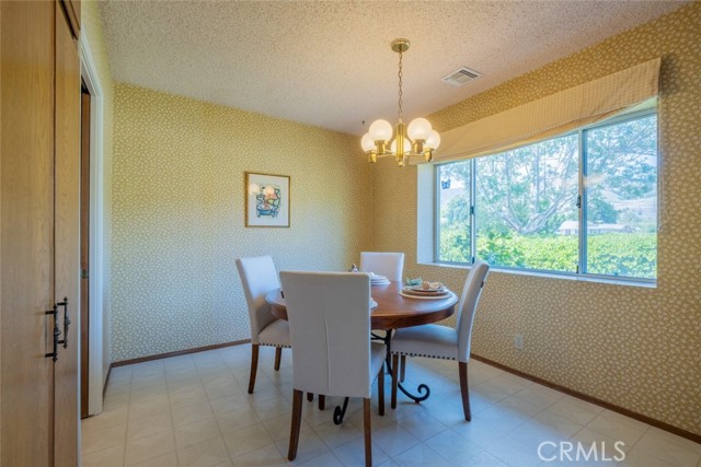 655 Fountain Springs Lane, Glendora CA: https://media.crmls.org/medias/28fd1e1e-e45c-4781-8d83-1edda672f2fc.jpg
