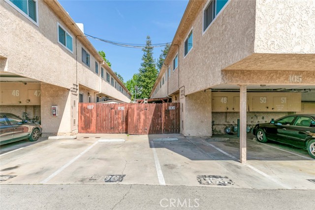 Detail Gallery Image 3 of 36 For 17151 Roscoe Bld #21,  Northridge,  CA 91325 - 2 Beds | 1/1 Baths