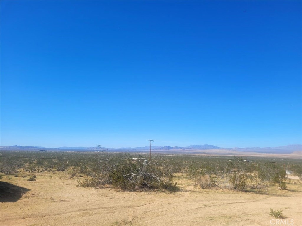 https://media.crmls.org/medias/28fdfc2c-5238-4437-90c9-a14b1f877dcb.jpg?preset=X-Large