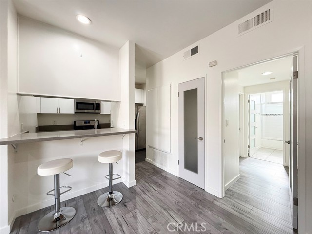 Detail Gallery Image 6 of 31 For 424 S Westmoreland Ave #306,  Los Angeles,  CA 90020 - 2 Beds | 2 Baths