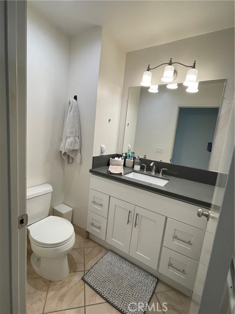 Detail Gallery Image 14 of 21 For 26011 Alizia Canyon Dr a,  Calabasas,  CA 91302 - 3 Beds | 2/1 Baths
