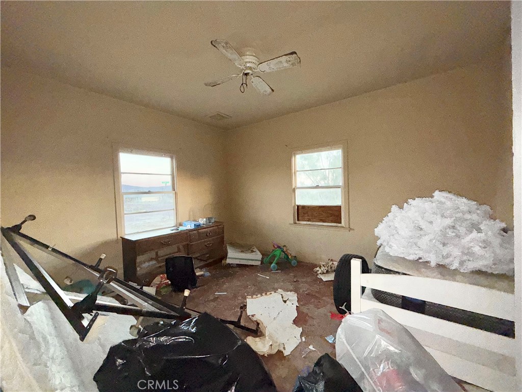 https://media.crmls.org/medias/290151e8-0ff9-4fe7-9efd-759ba7de31cf.jpg?preset=X-Large