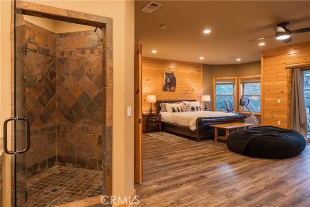 325 Stoney Creek Road, Big Bear Lake CA: https://media.crmls.org/medias/2901a158-f835-48f8-8603-18b487c08769.jpg