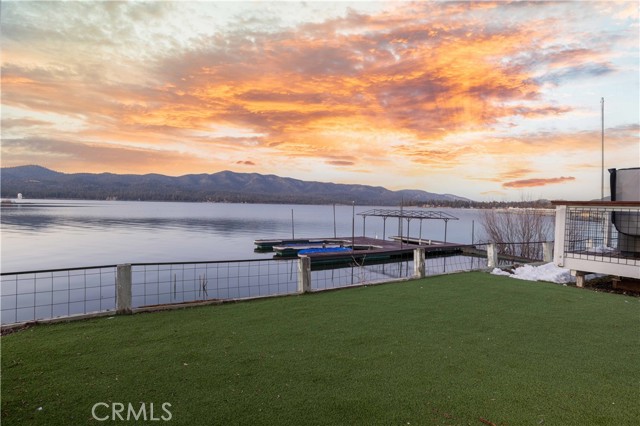 Detail Gallery Image 4 of 66 For 478 Lakeview Court Ct, Big Bear Lake,  CA 92315 - 5 Beds | 3/1 Baths