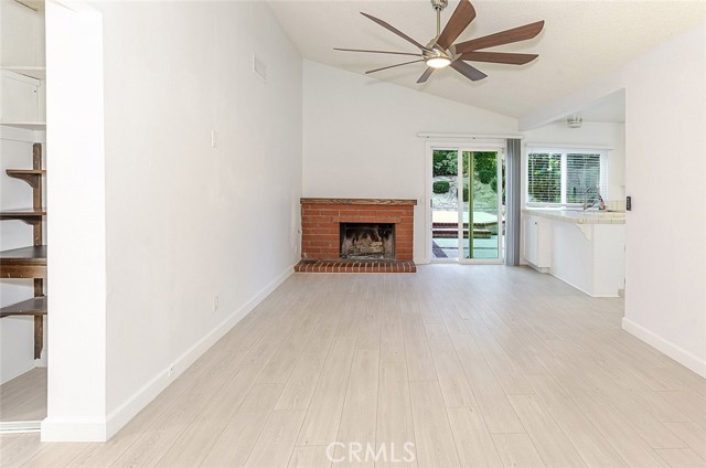 Detail Gallery Image 13 of 45 For 11685 Amigo Ave, Porter Ranch,  CA 91326 - 3 Beds | 2 Baths