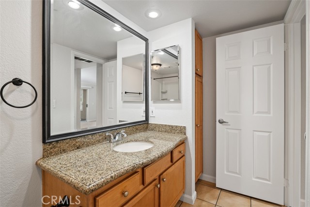 Detail Gallery Image 25 of 38 For 1965 Las Colinas Cir #205,  Corona,  CA 92879 - 1 Beds | 1 Baths