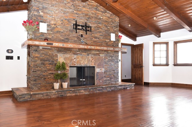 Detail Gallery Image 4 of 45 For 5235 San Feliciano Dr, Woodland Hills,  CA 91364 - 5 Beds | 4 Baths