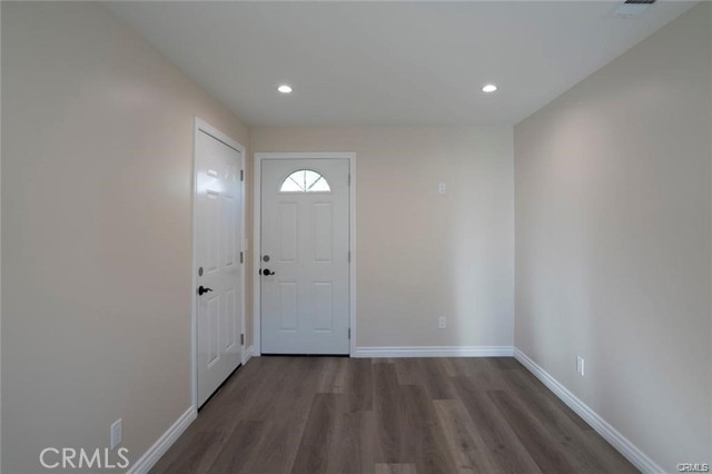 5919 - 5921 Cantaloupe Avenue, Valley Glen CA: https://media.crmls.org/medias/2905390d-b25a-4dcf-884a-563fbe261e30.jpg