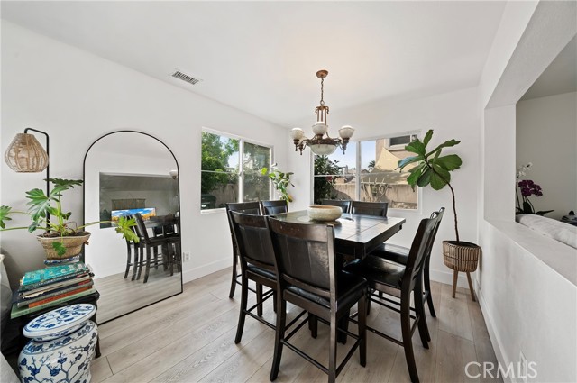 Detail Gallery Image 9 of 27 For 717 North Angeleno Avenue, Azusa,  CA 91702 - 4 Beds | 2/1 Baths