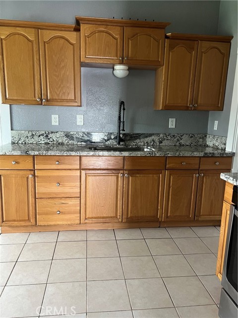 Detail Gallery Image 8 of 21 For 1141 W San Joaquin Ave, Tulare,  CA 93274 - 3 Beds | 1 Baths