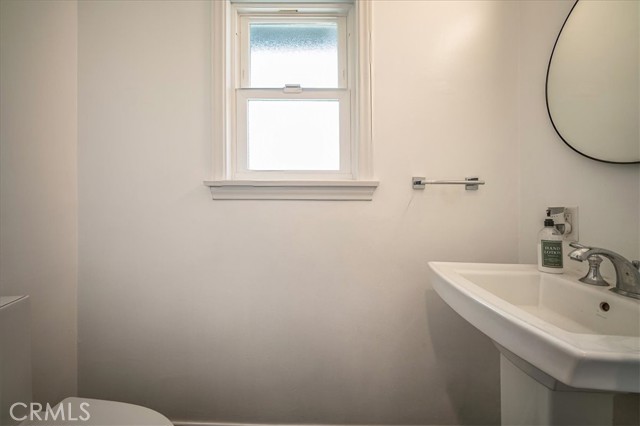 Detail Gallery Image 15 of 37 For 385 E Mendocino St, Altadena,  CA 91001 - 4 Beds | 2/1 Baths